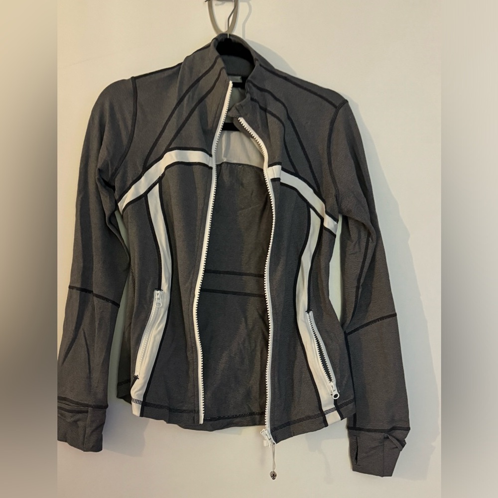 Lululemon Define Jacket - Picture 3 of 4